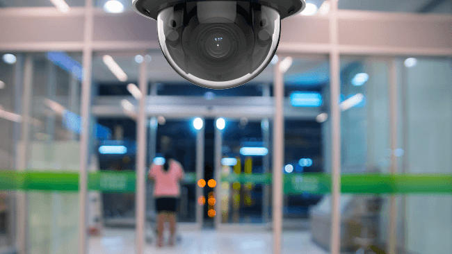 Seguridad de video con conteo de personas